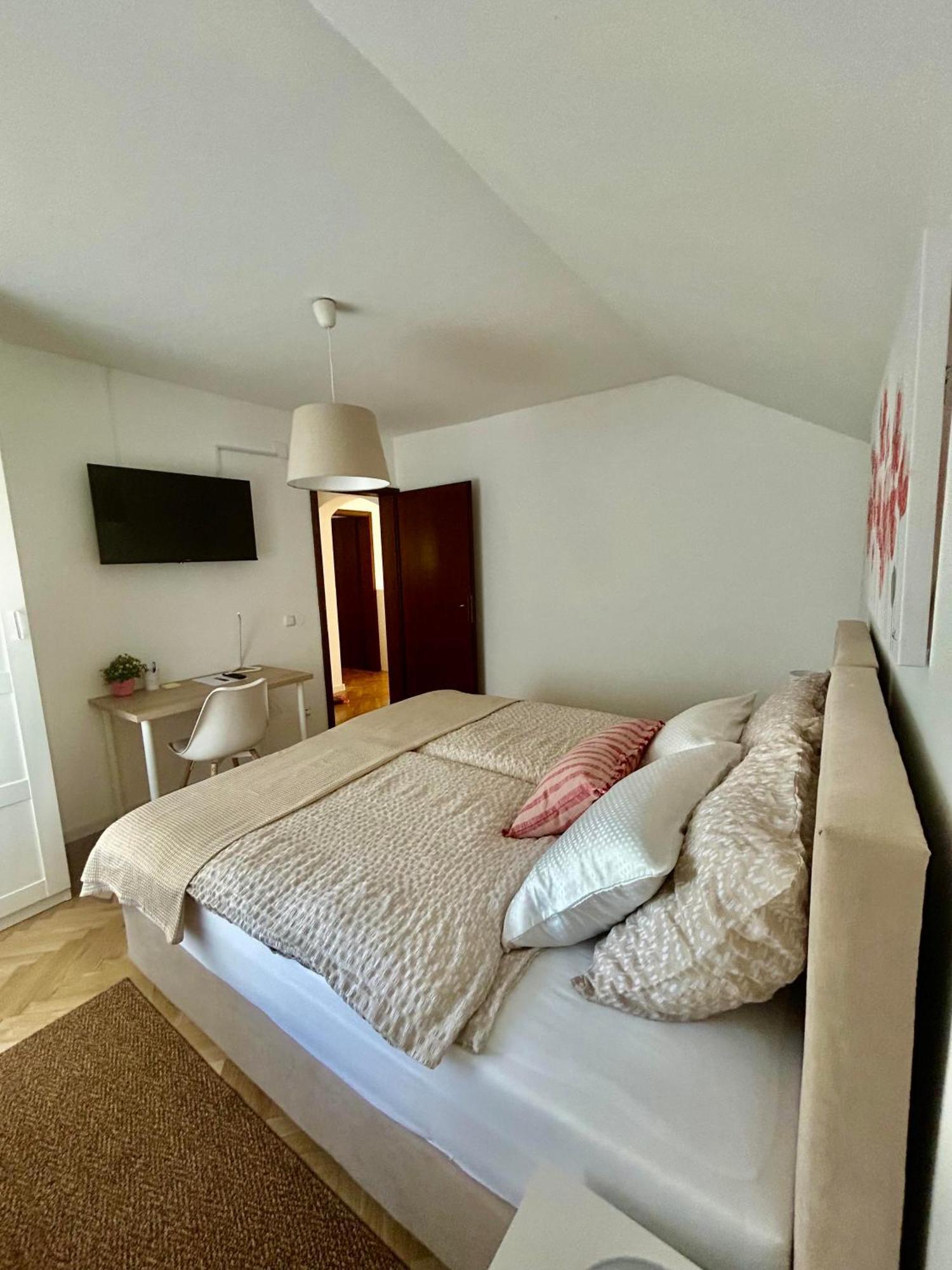 Apartman Tony Deluxe Near Zagreb Airport เวลิคาโกริตซา ภายนอก รูปภาพ